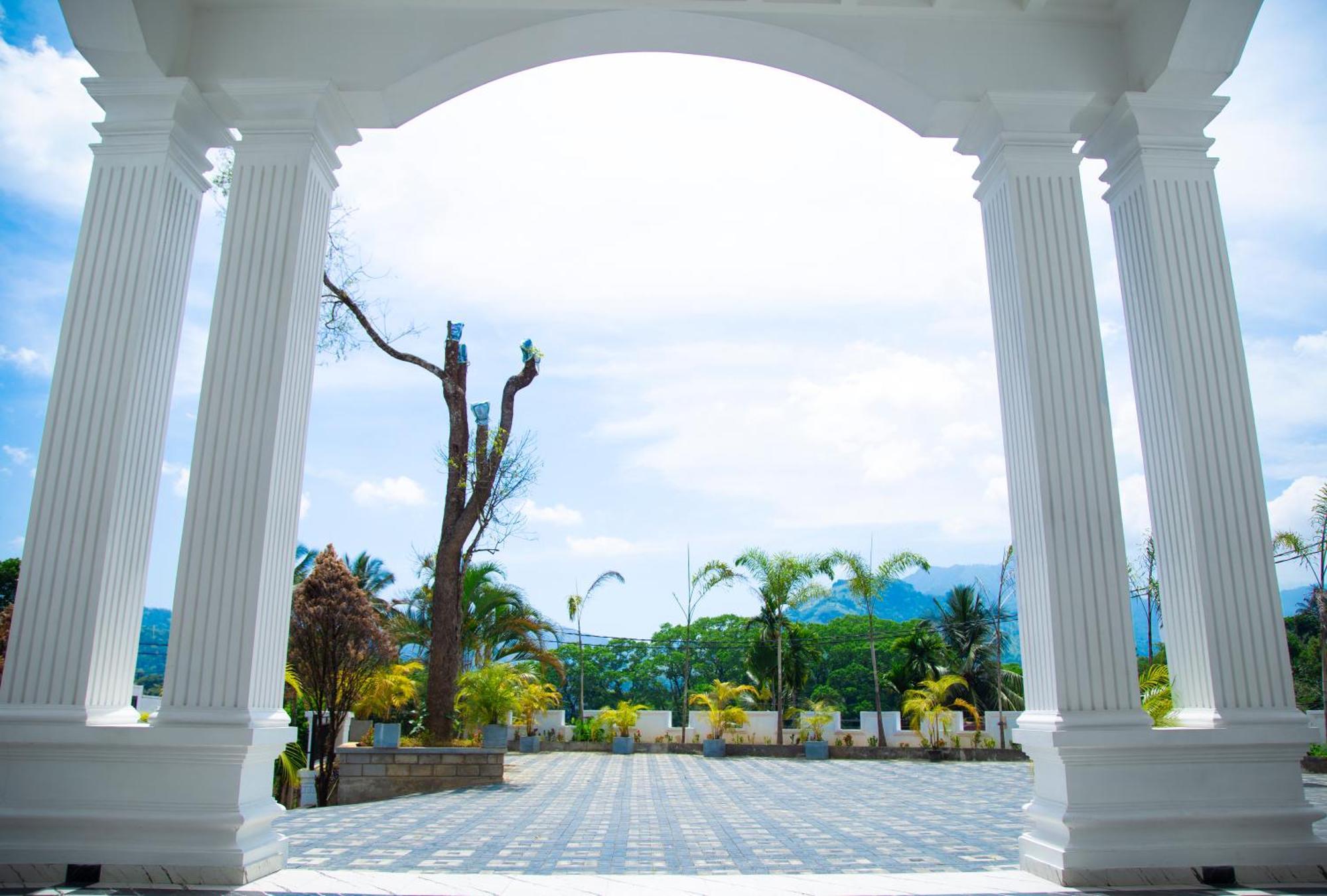 Crown Regency- Badulla Hotel Kültér fotó
